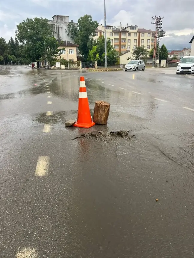 Sinop'un Saraydüzü ilçesinde sağanak sonucu sel meydana geldi