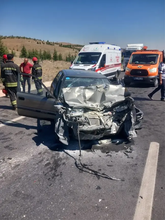 Antalya Kara Yolunda Trafik Kazası: Sürücü ve Eşi Yaralandı