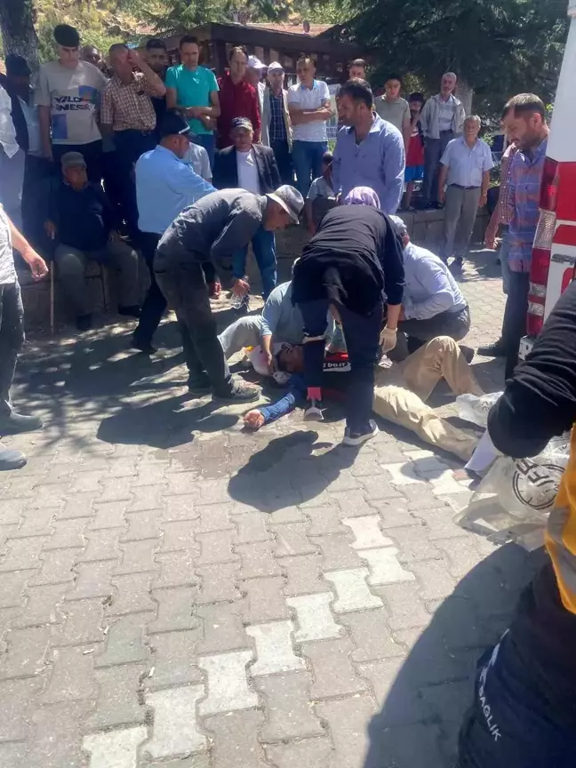 Aksaray'da İşçi Çatı Tamiri Yaparken Düştü