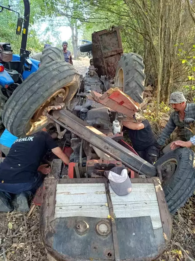 Bolu'da Orman Yolunda Traktör Devrildi, Sürücü Yaralandı