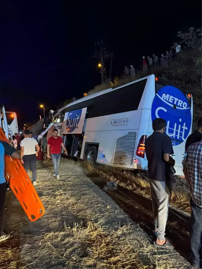 Aydın'da yolcu otobüsü kaza yaptı: 1 ölü, 10 yaralı