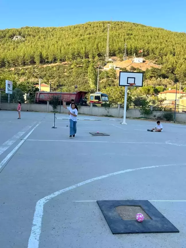 Muğla'da Çocuklar Volo Sporuyla Tanışıyor