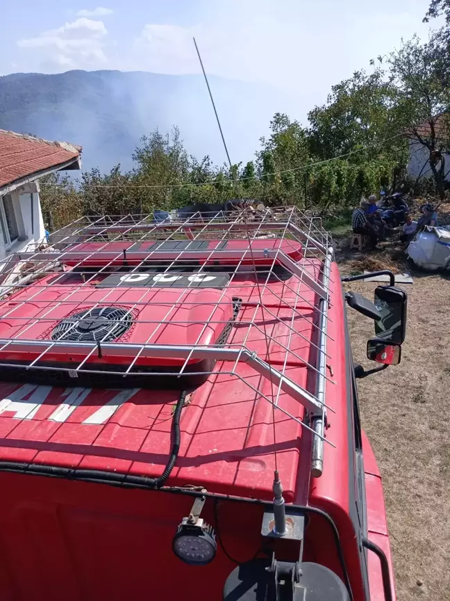 Düzce'de Tuğrul köyü yakınlarında çıkan orman yangını kontrol altına alındı