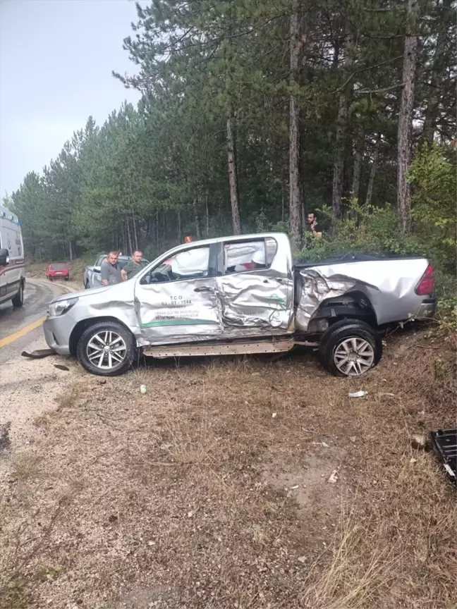 Safranbolu'da Zincirleme Trafik Kazası: İki Kişi Yaralandı