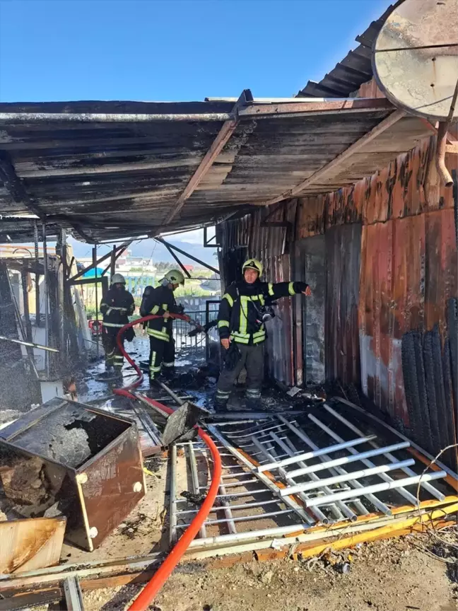 Antakya'da prefabrik evde çıkan yangın söndürüldü