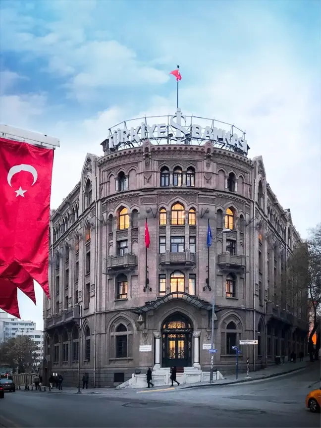 İş Bankası Atatürk Kütüphanesi İktisadi Bağımsızlık Müzesi'nde Hizmete Açıldı