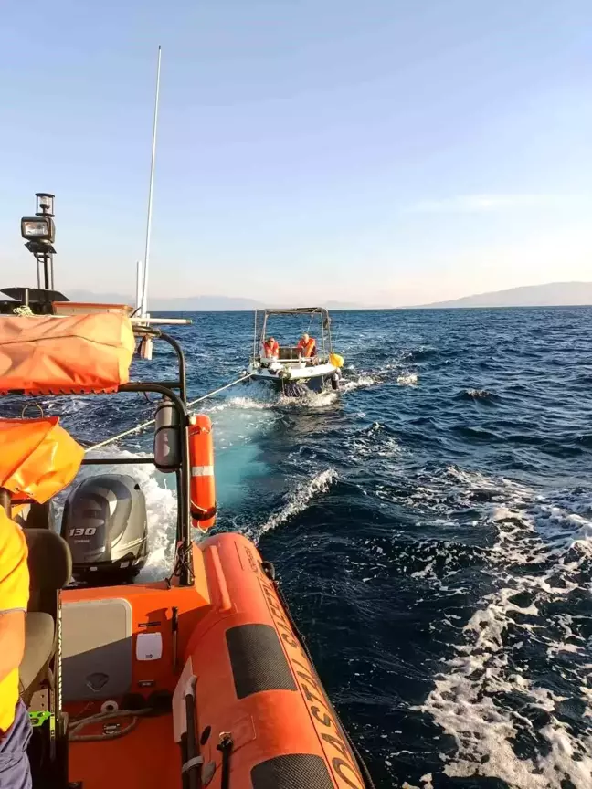 Bodrum'da Sürüklenen Tekneye Kurtarma Operasyonu