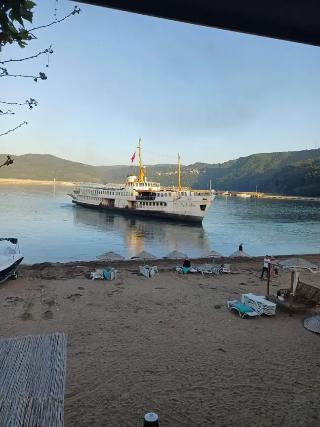 Amasra'da Restoran Vapuru Karaya Oturdu