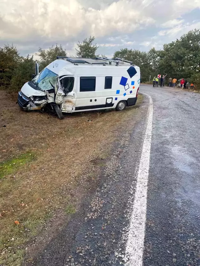 Balıkesir'de Trafik Kazası: 8 Yaralı