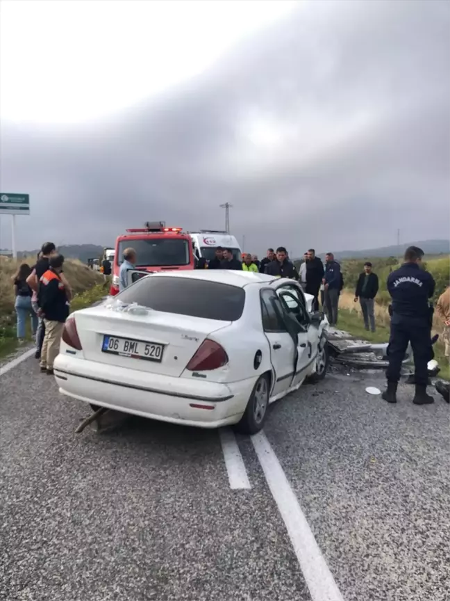 Kırklareli'nde İki Otomobil Çarpıştı: 2 Yaralı