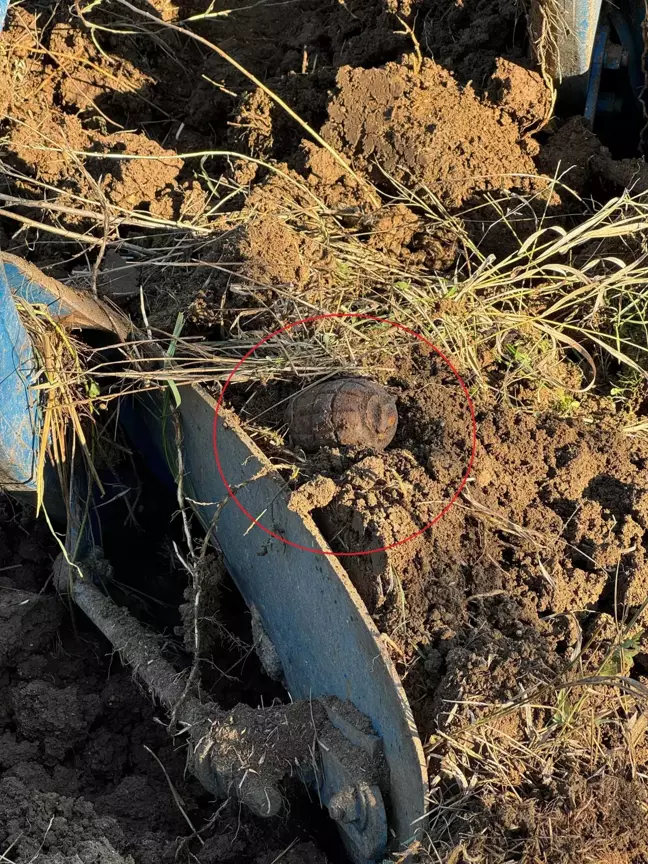 Çiftçinin Traktöründe Bulunan El Bombası Patlatıldı