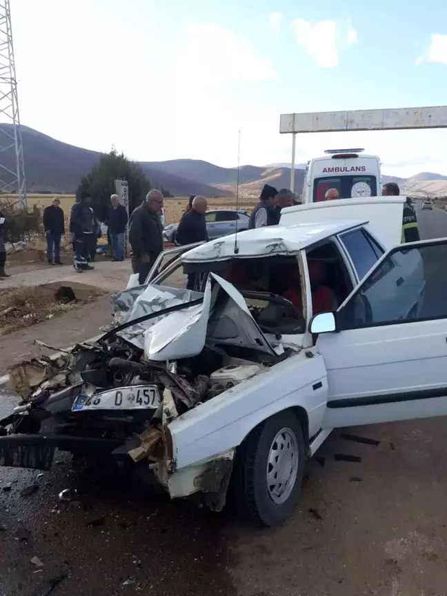 Kahramanmaraş'ta Otomobil Traktörle Çarpıştı, Sürücü Ağır Yaralandı