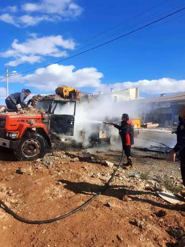 Kahramanmaraş Göksun'da Kamyon Yangını