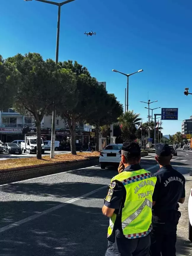 Kuşadası'nda Dron Destekli Trafik Denetimi: 9 Sürücüye Cezai İşlem