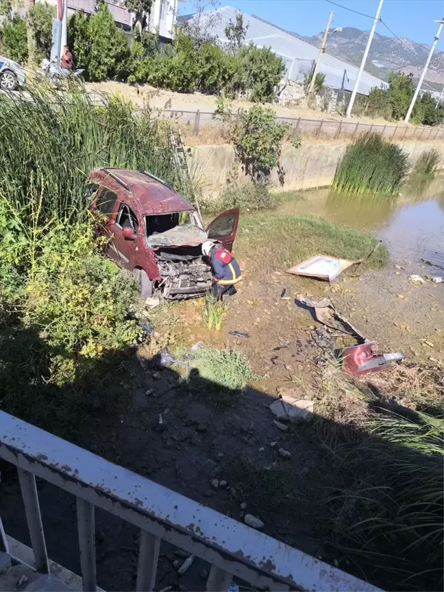 Mersin'de Köprüden Dereye Düşen Otomobilin Sürücüsü Yaralandı