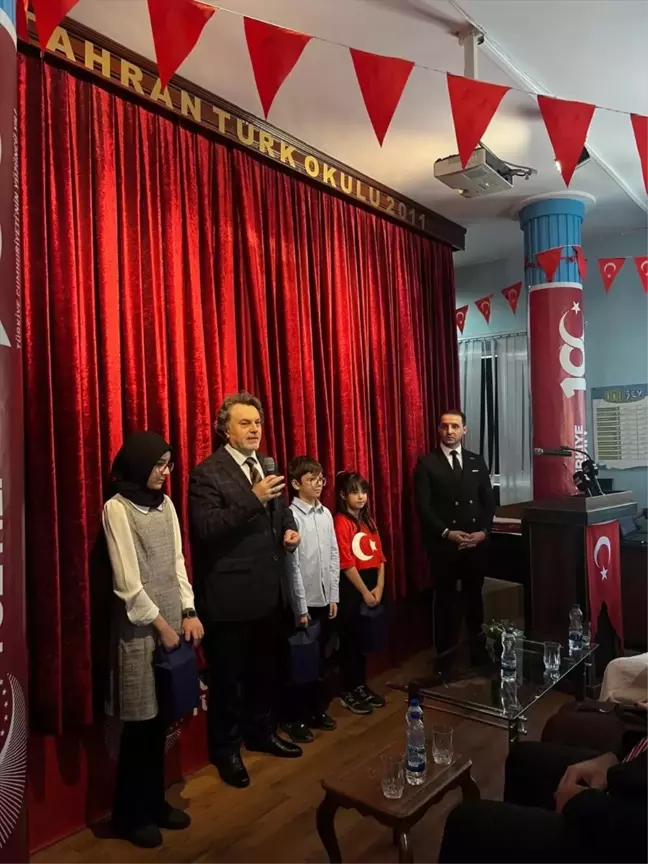 Tahran'da Türk İlköğretim Okulu'nda Cumhuriyet Bayramı Kutlandı