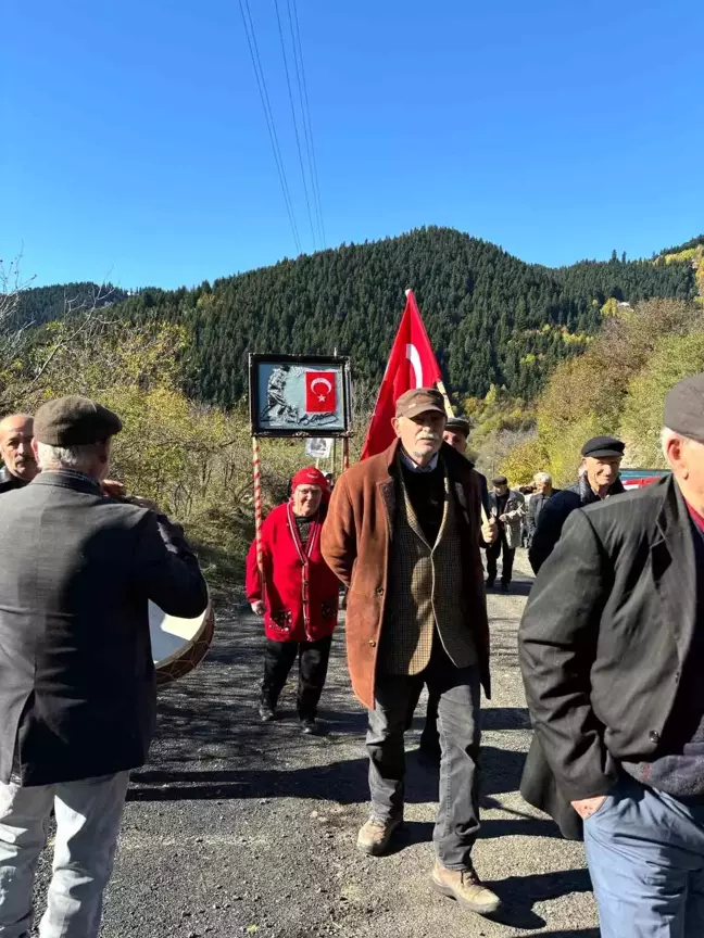 Veliköy'de Kapanan Okul, Cumhuriyet Bayramı'nın Coşkusu ile Canlanıyor