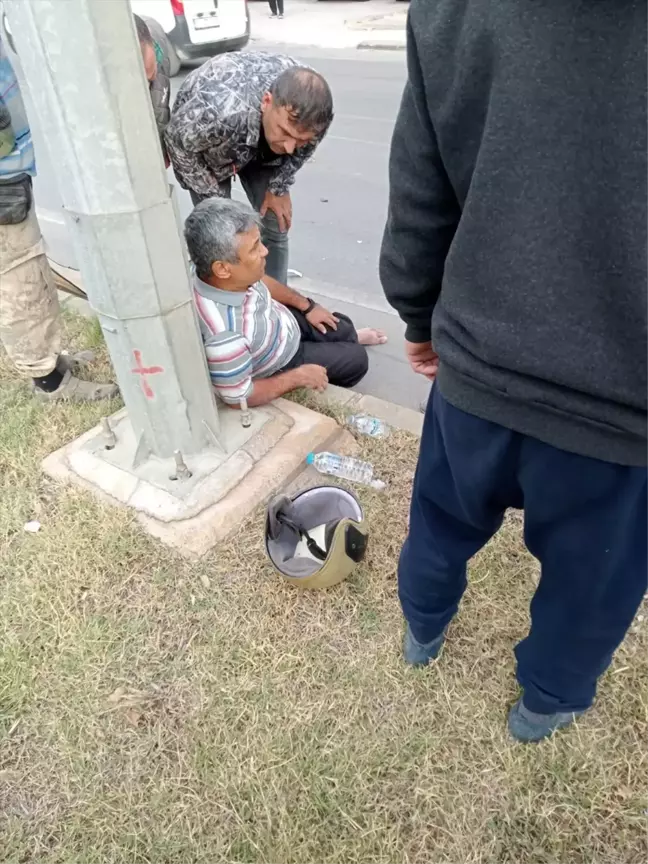 Mersin'de Otomobil ile Motosikletin Çarpışması: Bir Yaralı