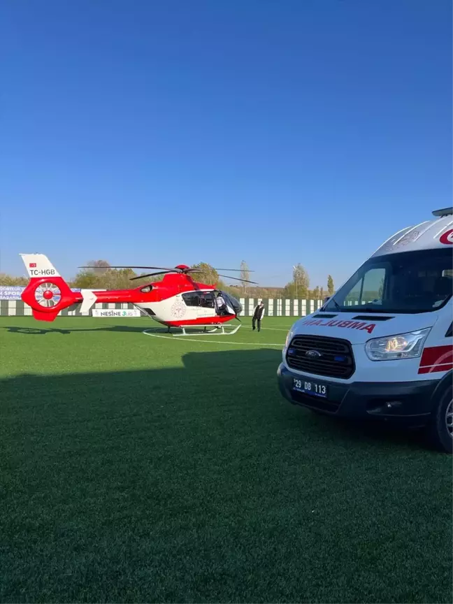 1 Yaşındaki Bebek Nefessiz Kalınca Ambulans Helikopterle Trabzon'a Sevk Edildi