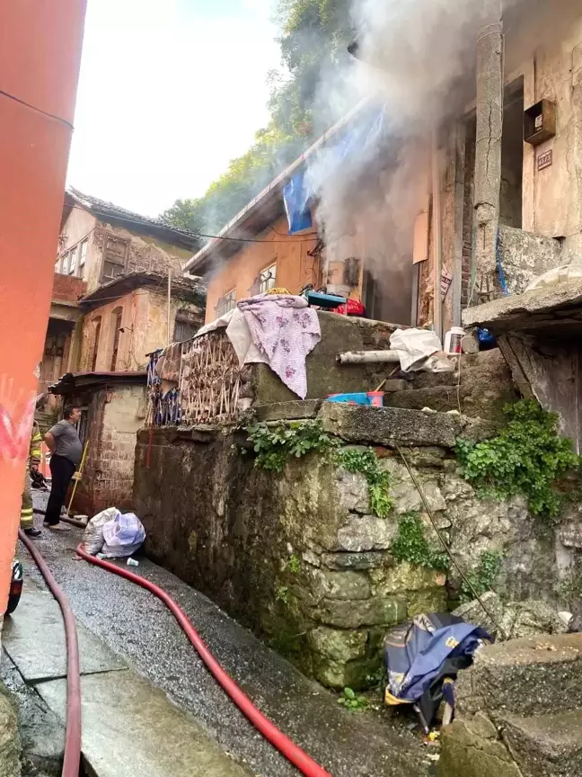 Zonguldak'ta Tek Katlı Evde Yangın Çıktı