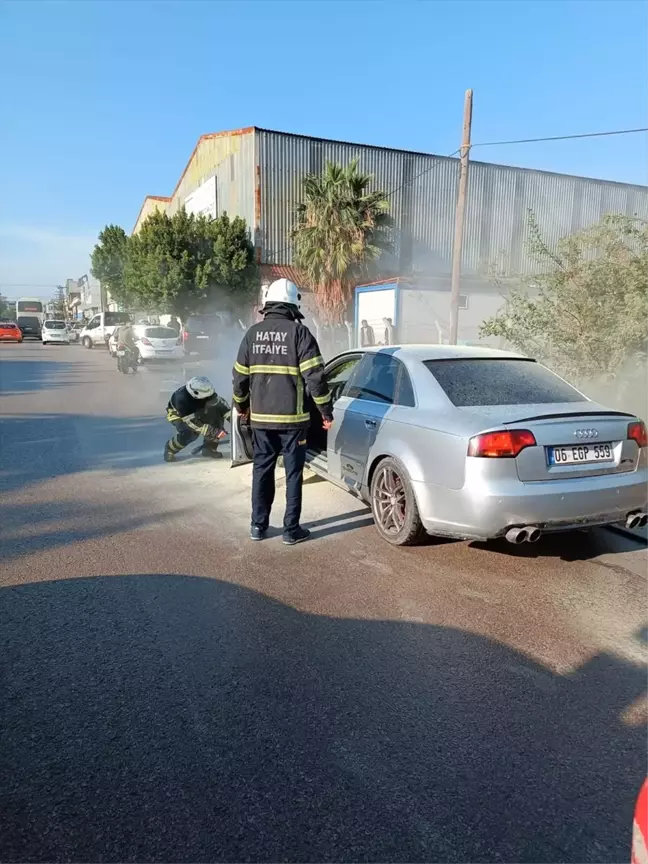 İskenderun'da Otomobilde Yangın Çıktı