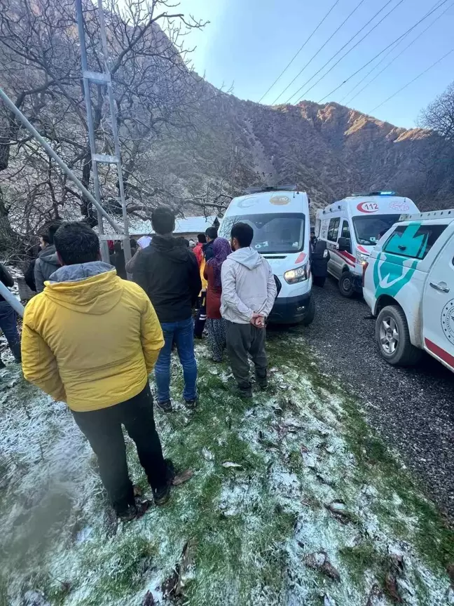 Hakkari'de Dağdan Düşen Genç Hayatını Kaybetti