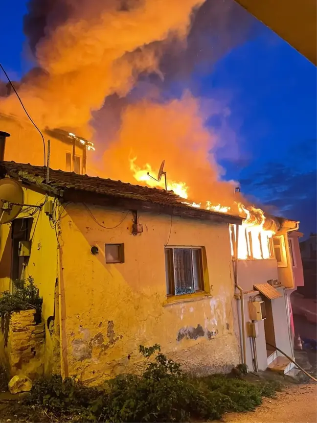 Mudanya'da Yangın: 5 Evde Hasar Meydana Geldi