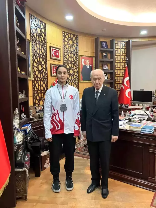 Devlet Bahçeli, Genç Sporcu Buğlem Doğan'ı Tebrik Etti