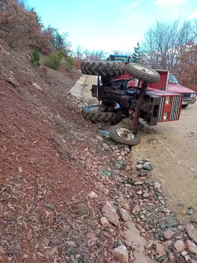 Kastamonu'da Traktör Devrildi, Sürücü Yaralandı