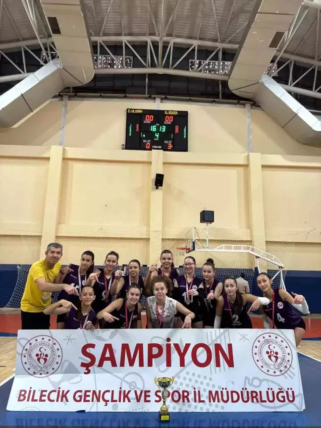 Mustafa Şeker Anadolu Lisesi Voleybolda Şampiyon Oldu