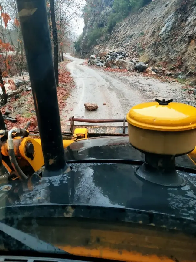 İslahiye'de Heyelan Nedeniyle Kapanan Yol Yeniden Açıldı