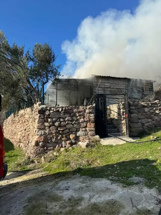 Çanakkale Ayvacık'ta Köy Evinde Yangın