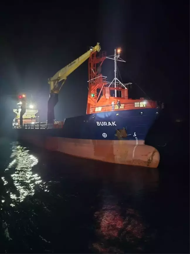 Çanakkale Boğazı'nda Kuru Yük Gemisi Makine Arızası Geçirdi