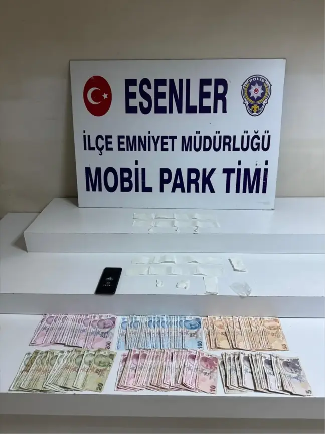 Esenler'de Halk Pazarında Uyuşturucu Ticareti Operasyonu