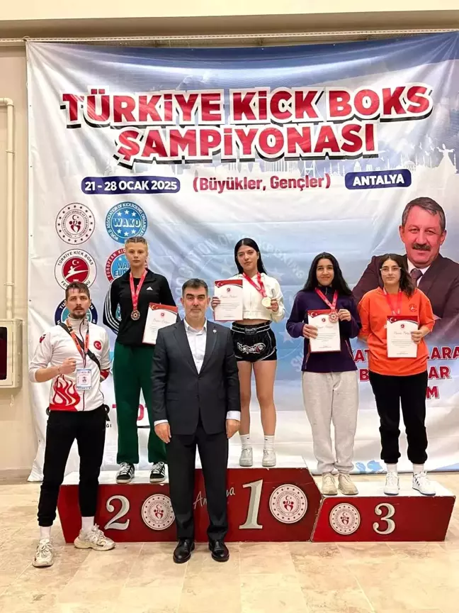 Asya Türkel, Türkiye Kick Boks Şampiyonası'nda İkincilik Elde Etti