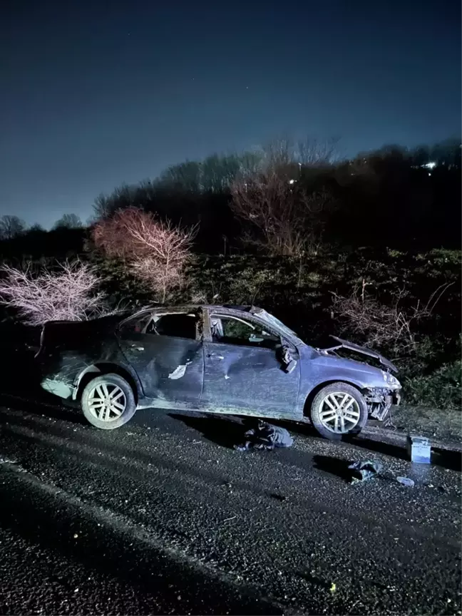 Tekirdağ'da Bariyere Çarpan Otomobilde 8 Yaşındaki Çocuk Hayatını Kaybetti