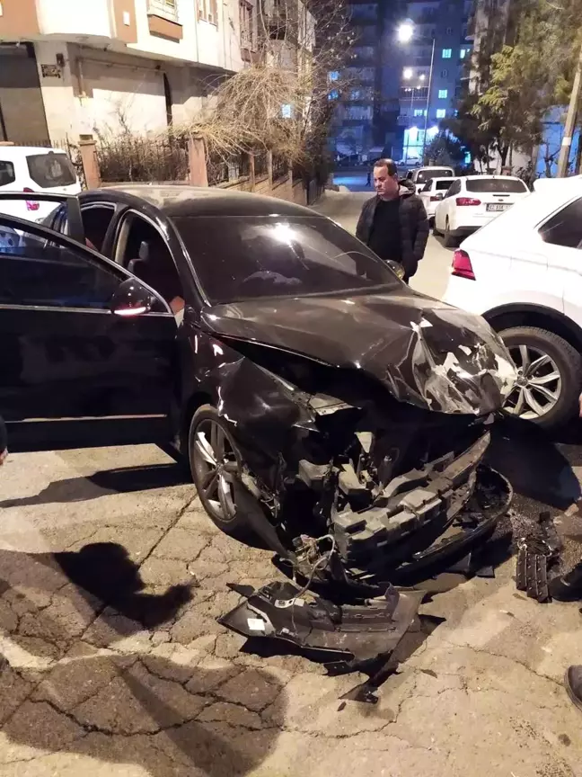 Batman'da Trafik Kazası: 2 Yaralı