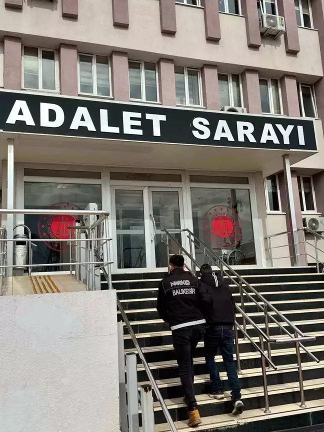 Uyuşturucu Ticareti Suçundan Aranan Şahıs Yakalandı