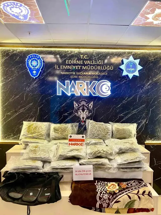 Edirne'de Kapıkule Sınır Kapısı'nda Uyuşturucu Operasyonu: 30 Kilo Skunk Ele Geçirildi