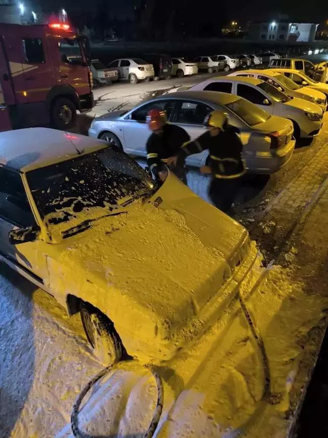 Şanlıurfa'da Hastane Otoparkındaki Araç Alev Aldı