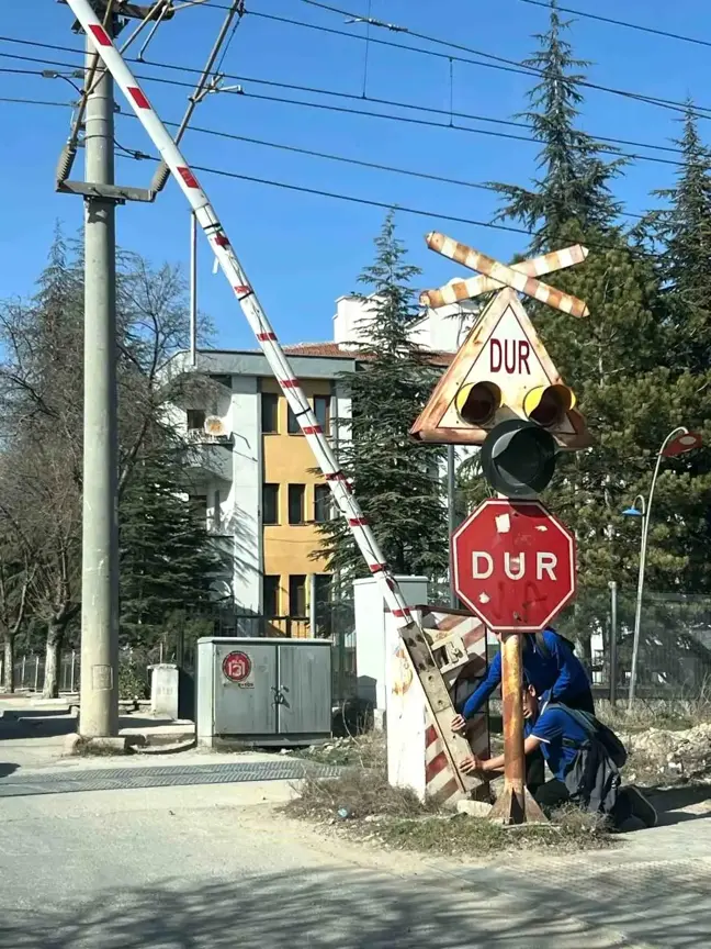 Polatlı'da Arızalı Bariyerler, Vatandaşları Tedirgin Ediyor