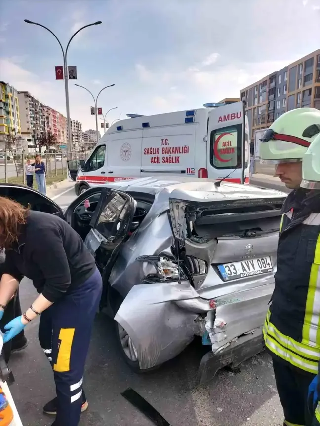 Batman'da Trafik Kazası: İki Yaralı