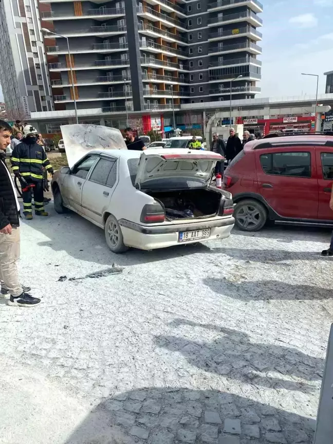 Kastamonu'da Park Halindeki Otomobilde Yangın Çıktı