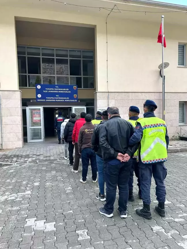 Artvin'de Göçmen Kaçakçılığı Operasyonu: 2 Organizatör Yakalandı