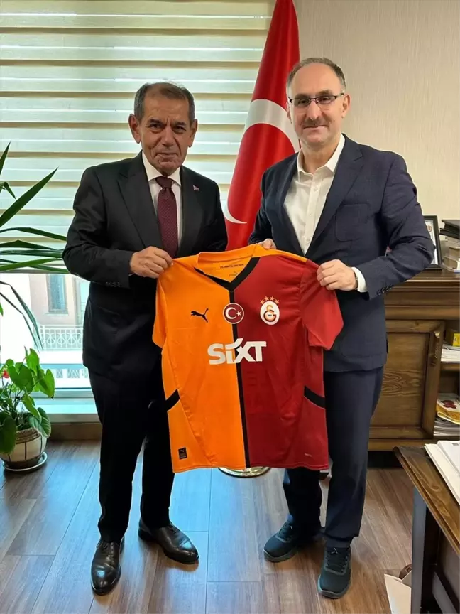 Dursun Özbek'ten Kayak Federasyonu Başkanı Şahin'e Ziyaret
