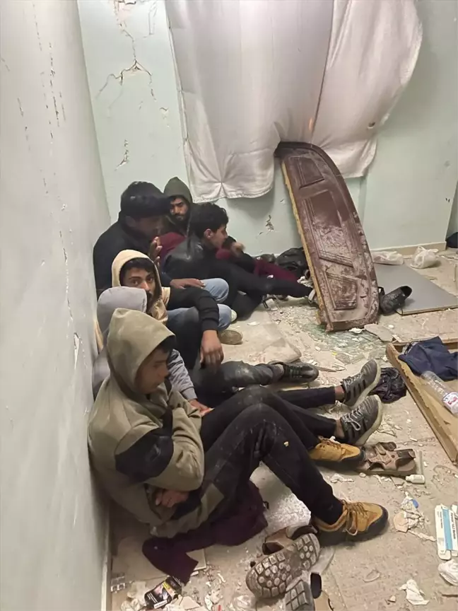 Hatay'da 21 Suriyeli Göçmen Yakalandı, 5 Kişi Tutuklandı