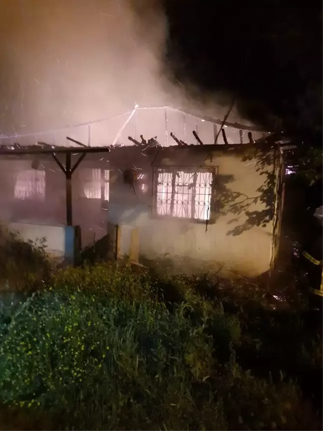 Tokat'ta Tek Katlı Evde Yangın Çıktı