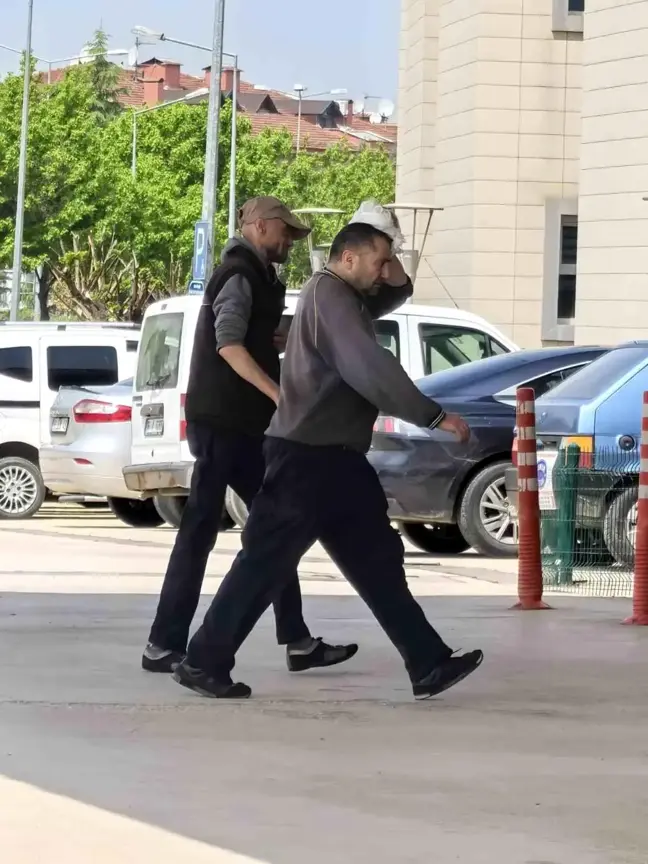 İnegöl'de Fabrikada İş Kazası: Bir İşçi Yaralandı
