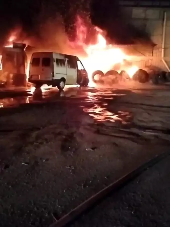 Hatay'daki Lastikçide Yangın Kısa Sürede Söndürüldü