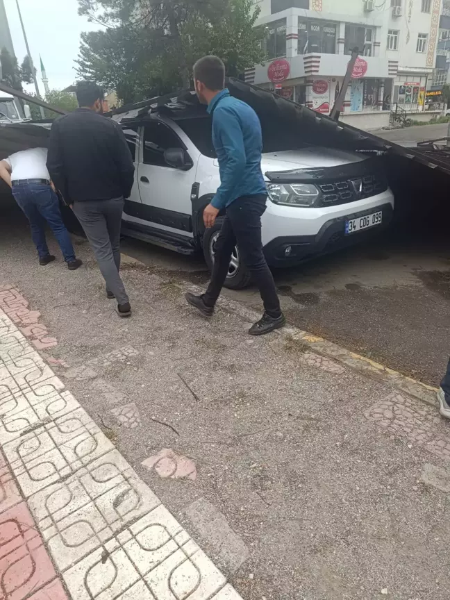 Diyarbakır ve Batman'da Fırtına Oluşan Hasar